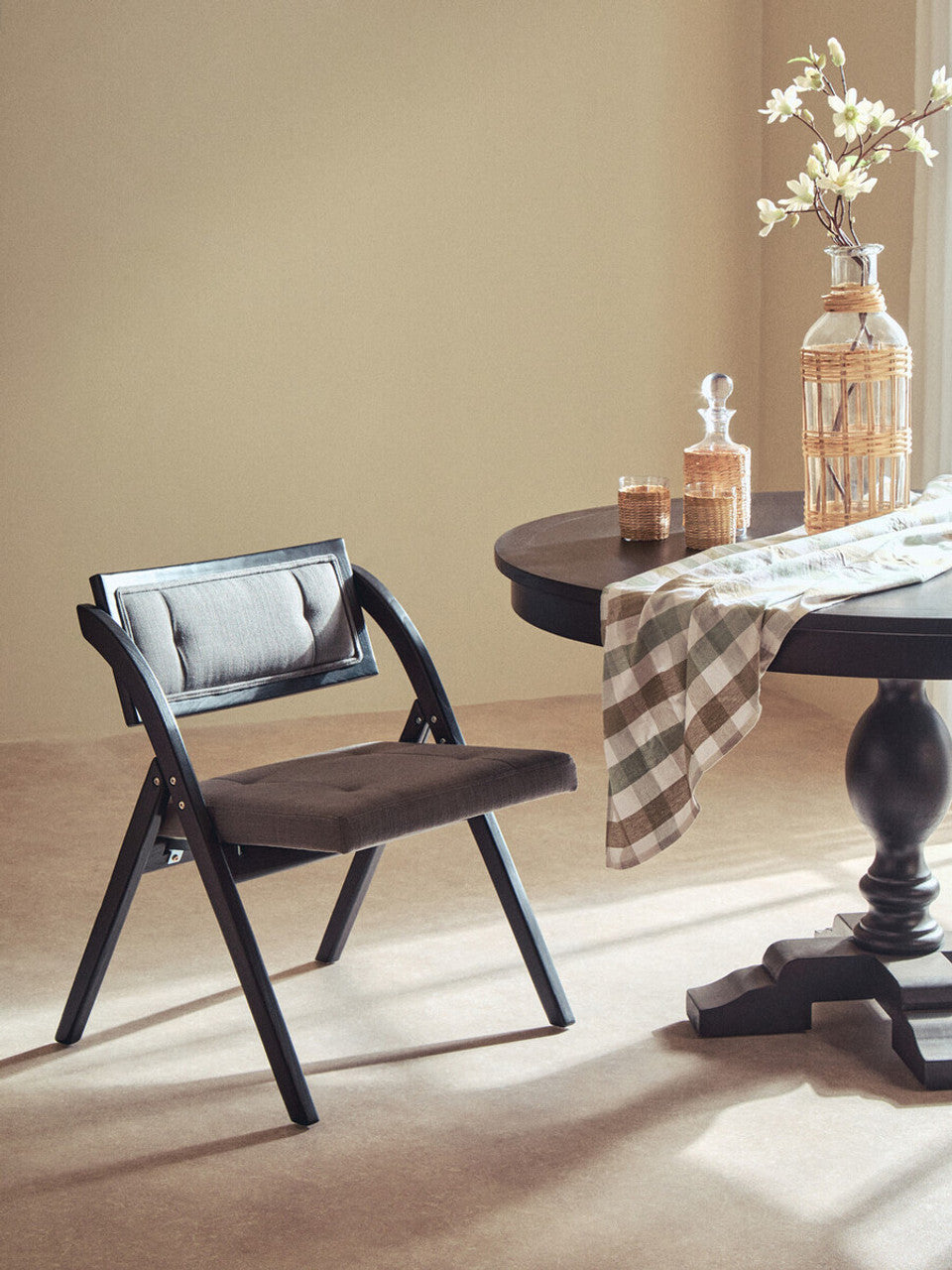 Nino Grey and Black Elm Wood Folding Chair