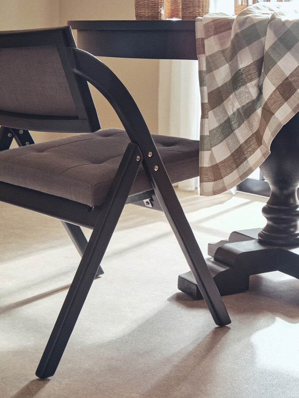 Nino Grey and Black Elm Wood Folding Chair