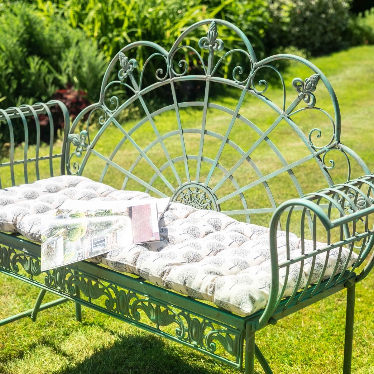 Peacock Metal Bench | Vintage Green - OPULENT co