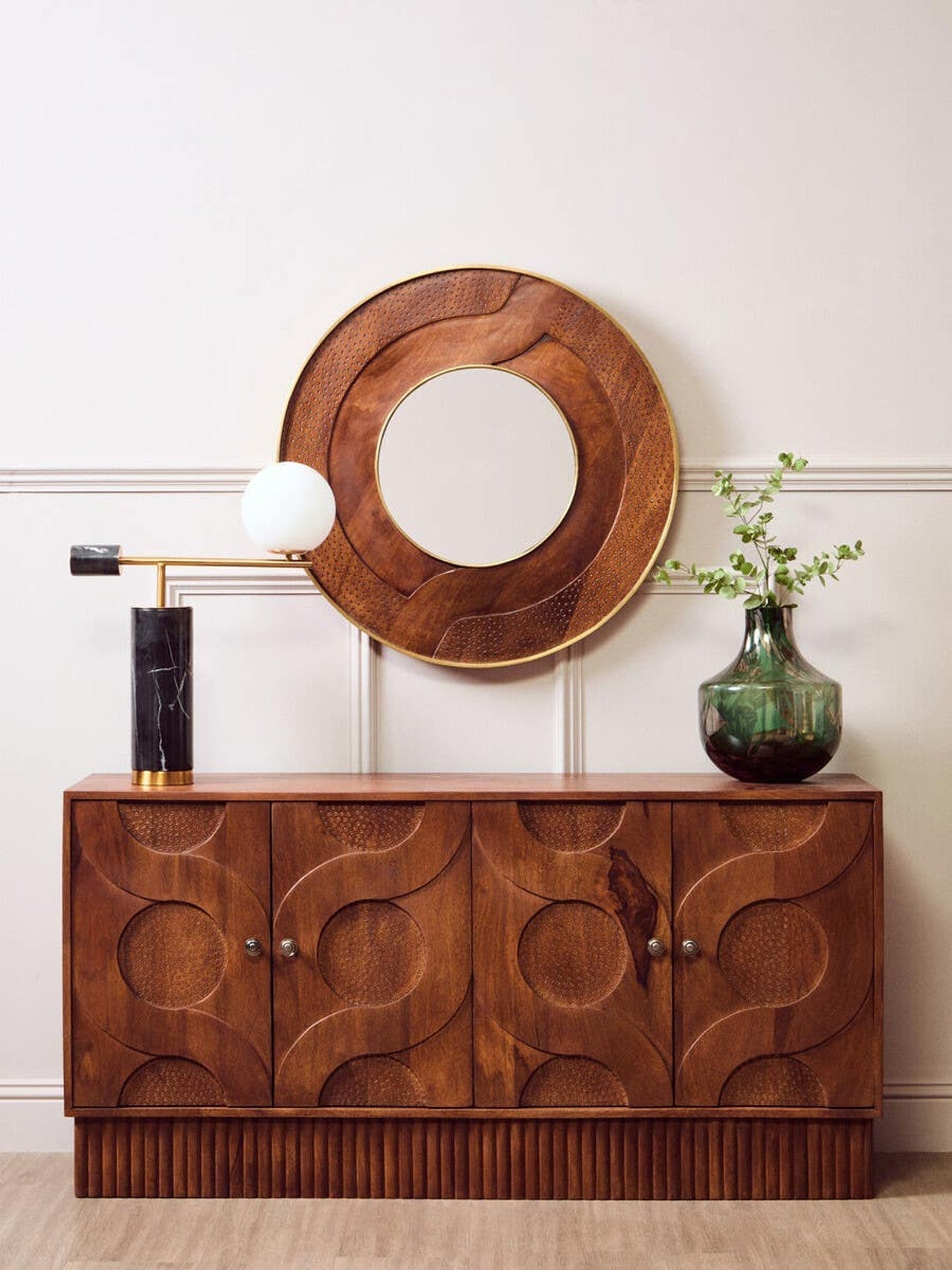 Living Room Layout Ideas UK: A Style Guide with Opulent Furniture
