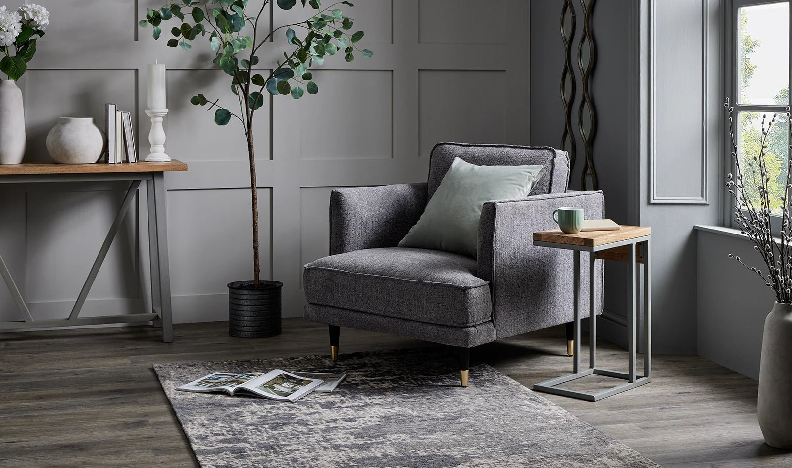 The Art of Choosing the Perfect Accent Chair for Your Home - OPULENT Co