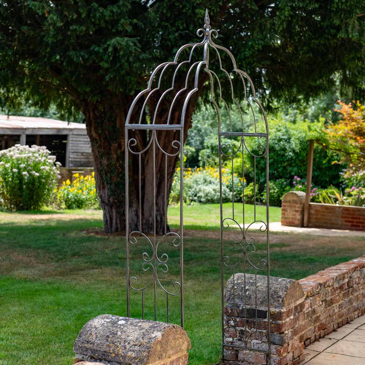 Vintage Garden Arch | Vintage Green - OPULENT Co