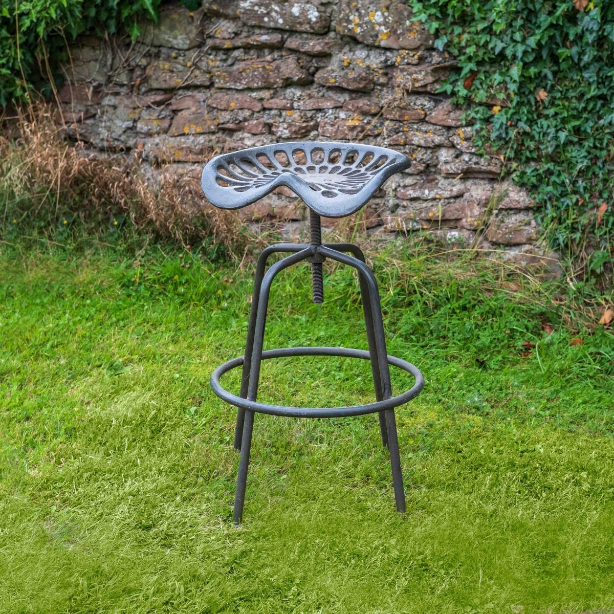 Tractor Stool Rust | Brown Rusty