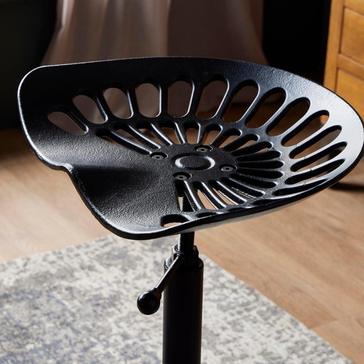 Adjustable Tractor Seat - OPULENT co